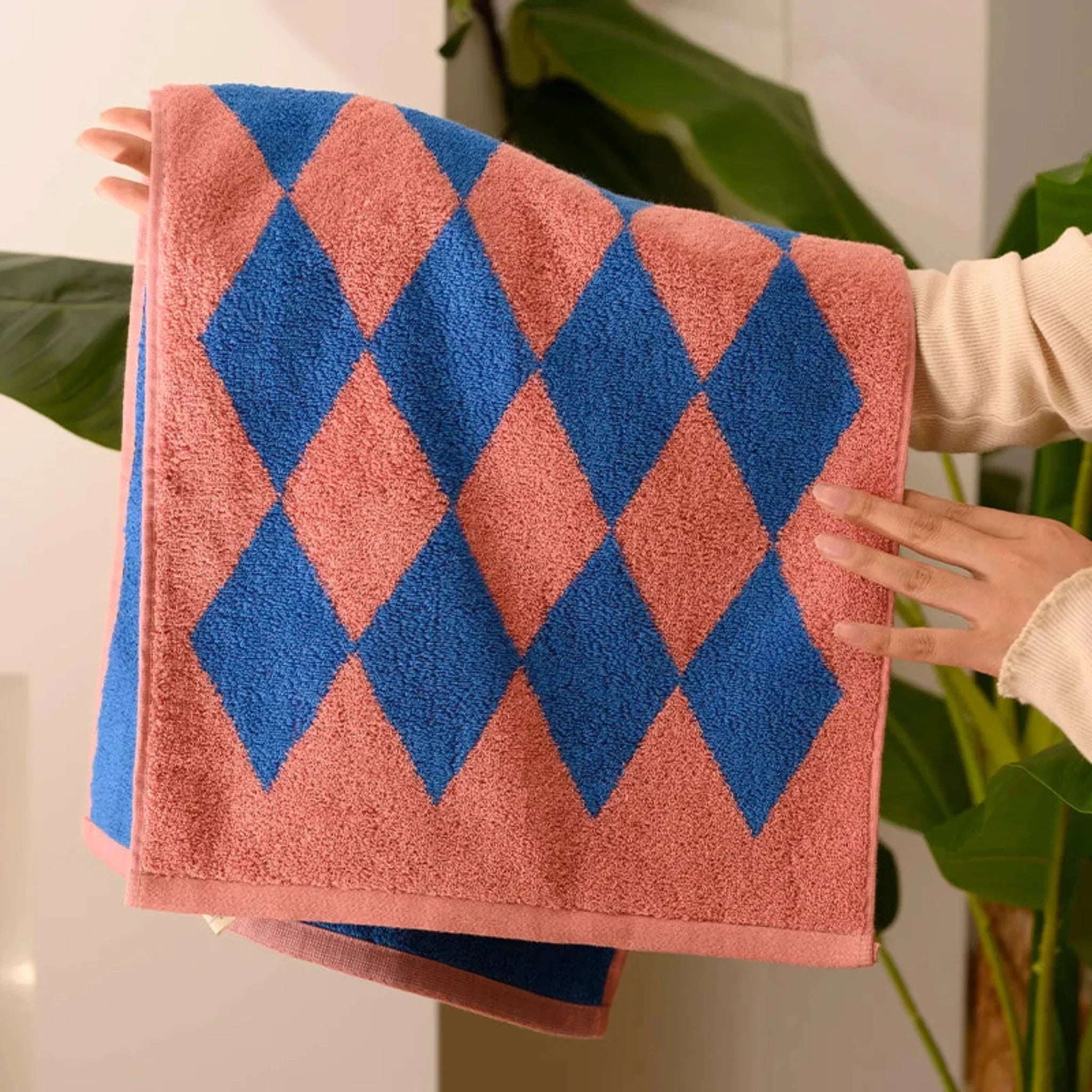 Soft Blue Diamond Cotton Towel — Retro Nordic Style, Bath Towels, Randvik 100%