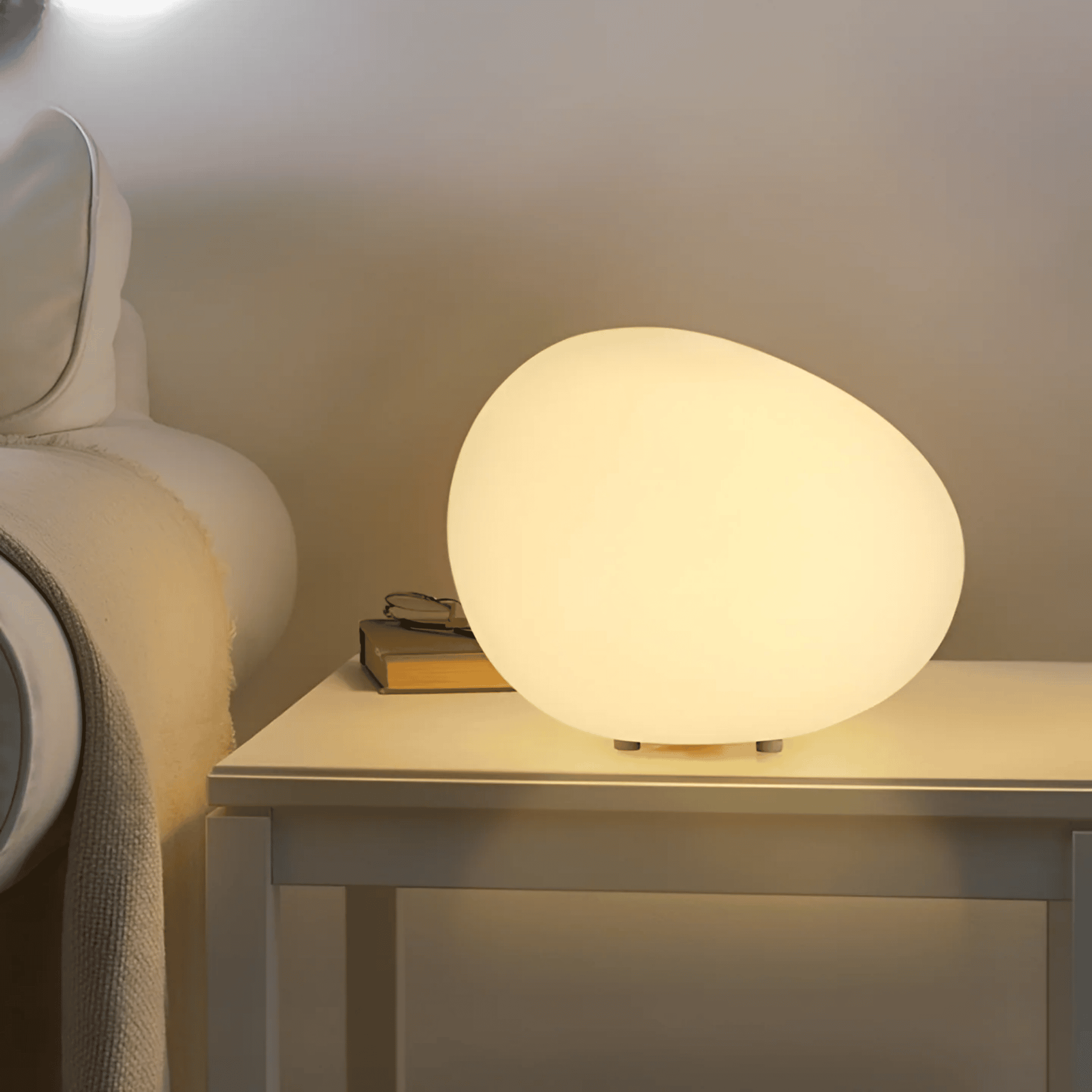 Stilla Pebble LED Night Light – Warm Ambient Glow, Table Lamps, Mygna Organic Bedroom Lamp