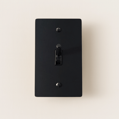 Translation missing: de.Premium Matte Black Brass Toggle Switch by Skonne, 1TOGGLE, Single-Pole Switches, Svarta Solid